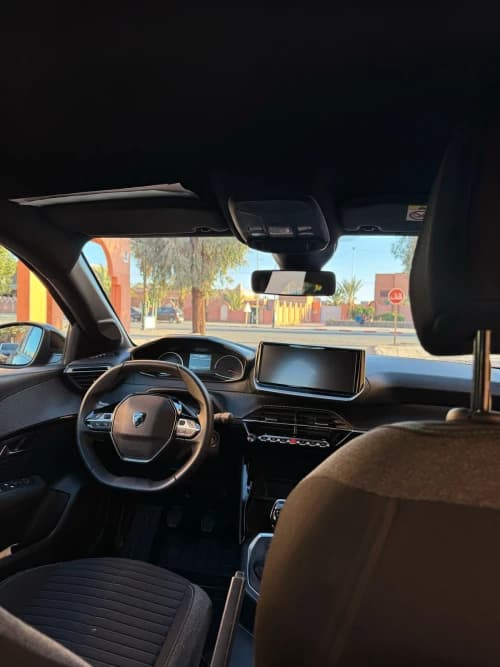 Peugeot 208 (2025) à louer à Agadir – seulement 300 DH/jour